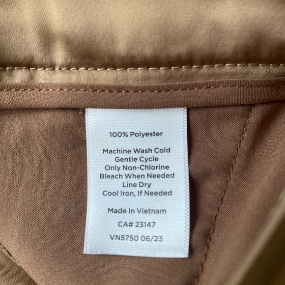 NWT..Talbots gold shimmer wide leg pants size 12 petite. - Picture 3 of 4